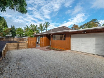 2/7 Tallington Crescent, Torbay, Auckland
