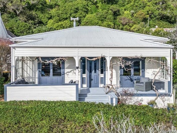 16 Mahoe Street, Eastbourne, Lower Hutt