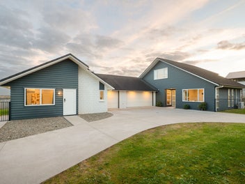 22 Kapua Crescent, Rototuna North, Hamilton