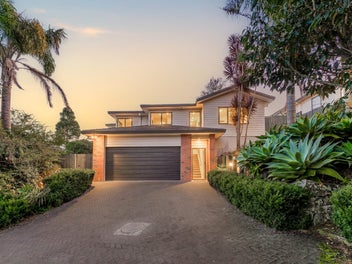 18 McKinley Road, Sunnyvale, Auckland