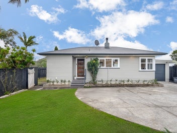 1/133 Moore Street, Howick, Auckland