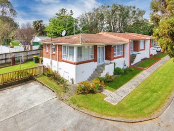 15 Freshney Place, Hillpark, Auckland