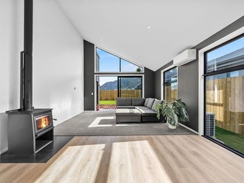 36 Gillespie Street, LAKE HAWEA