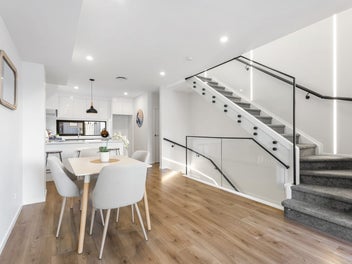 2/245 Campbell Road, Greenlane, Auckland
