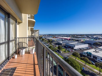 7C/18 Ronwood Avenue, Manukau, Auckland
