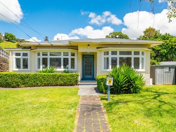 9 Roskill Way, Three Kings, Auckland