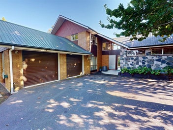2 Vista Place, Kawaha Point, Rotorua