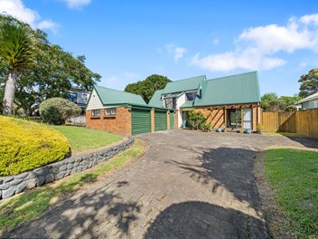 75 Carnoustie Drive, Wattle Downs, Auckland