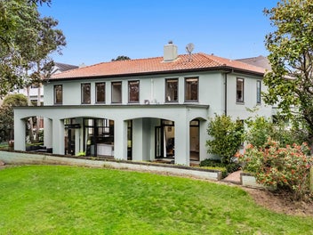 16 Allen Johnston Place, Saint Johns, Auckland