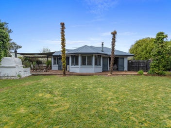 12 Whiting Drive, Wakefield