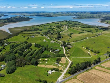 9 Petley Road, Paparoa