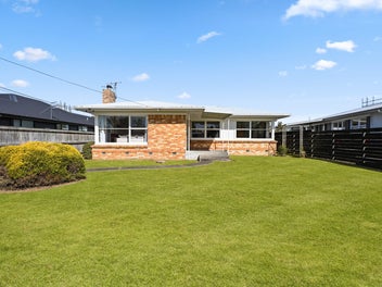 19 Tudor Crescent, Chedworth, Hamilton