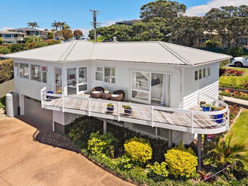 1/1 Eastcliffe Road, Castor Bay, Auckland