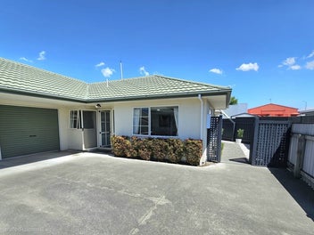 2/612 Queen Street West, Saint Leonards, Hastings