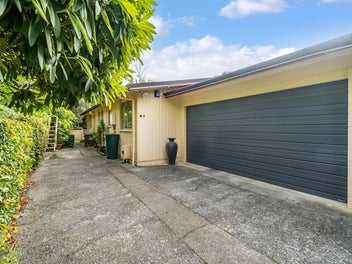 14B Forest Road, Pinehaven, Upper Hutt