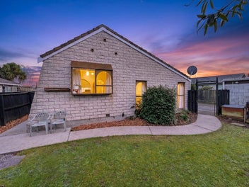 2/44 Chipping Lane, Redwood, Christchurch