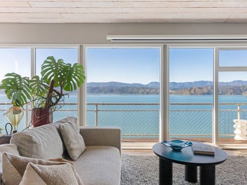 15 Fortification Road, Karaka Bays, Wellington