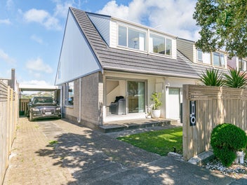 44 Akaroa Drive, Maupuia, Wellington