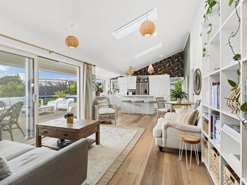 18A Russell Drive, Oakura