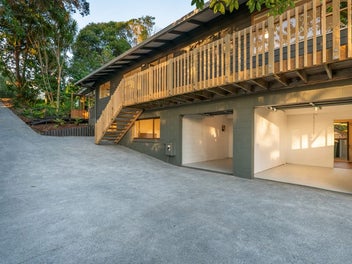32 Rosecamp Road, Beach Haven, Auckland