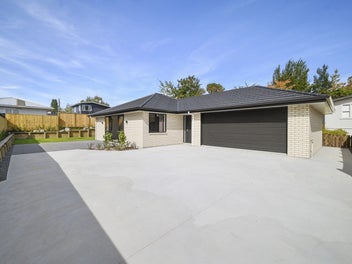 10B Gradwell Place, Two Mile Bay, Taupo