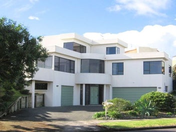 18 Lobelia Rise, Goodwood Heights, Auckland