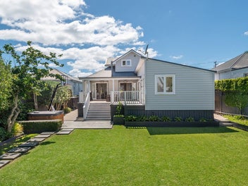 165 Vauxhall Road, Narrow Neck, Auckland