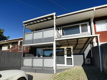 4/2 Bentley Avenue, Glenfield, Auckland