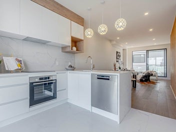 2/16 Williamson Avenue, Belmont, Auckland