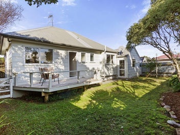 2/17 FITZHERBERT ST ALICE, Alicetown,  Lower Hutt
