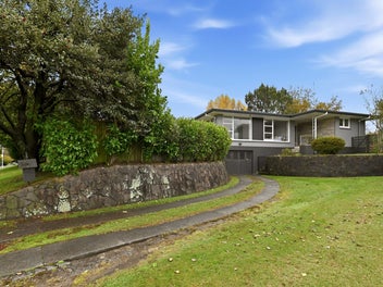 29 HILLCREST AVENUE, HILLCREST, Rotorua