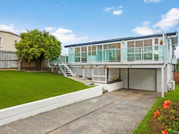 1301 Whangaparaoa Road, Army Bay, Whangaparaoa