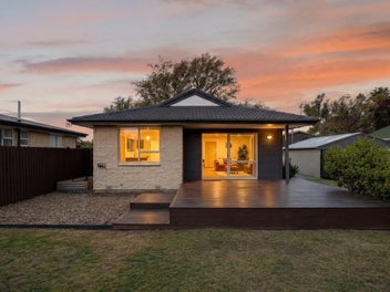 5 Fenmere Place, Burwood, Christchurch