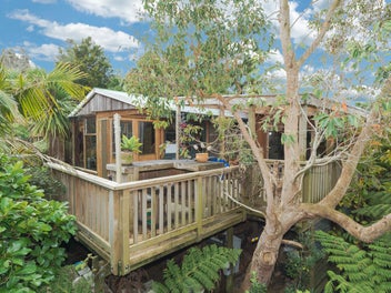 13 Robertson Street, Raglan, Raglan