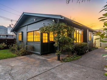 53 Palmer Crescent, Silverstream, Upper Hutt