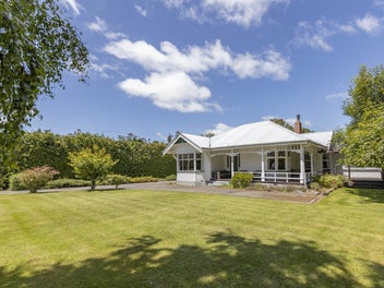 1649 Cust Road, Cust, Cust