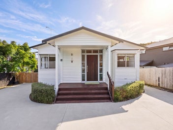 13 Sea View Terrace, Cockle Bay, Auckland