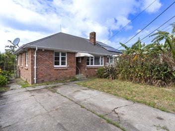 69 Roberts Avenue, Bayswater, Auckland