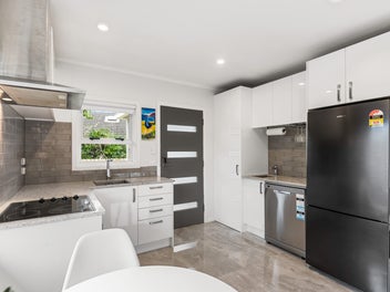 3/1 Brook Street, Milford, Auckland