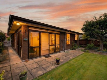 2/58A Daniels Road, Redwood, Christchurch