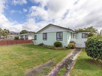 131 Te Rangitautahanga Road, Turangi