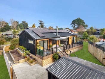 5 Beach Crescent, Waikuku Beach