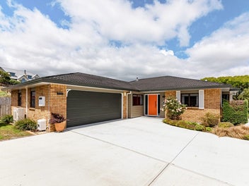 41 Clearwater Terrace, Brown Owl, Upper Hutt