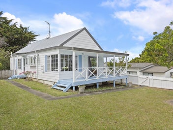 12 Coubray Place, Botany Downs, Auckland