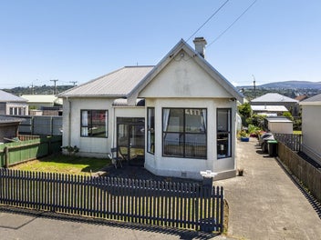 30 Young Street, Saint Kilda, Dunedin