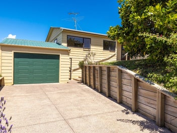 33 Tahatai Road, Oneroa, Waiheke Island