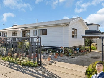 2/446 Massey Road, Mangere East, Auckland