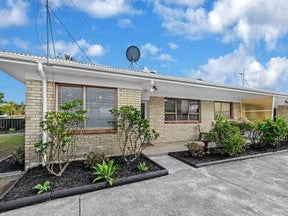 1/52 Butterworth Drive, Glendene, Auckland