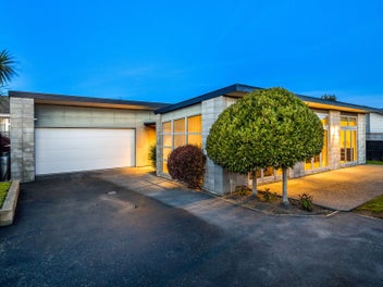 73 Beach Road, North New Brighton, Christchurch
