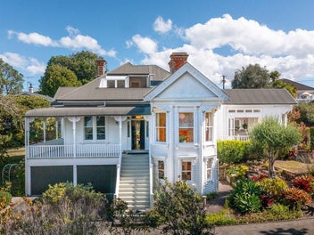 6 Glade Place, Birkenhead, Auckland